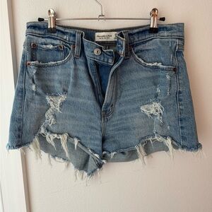• Abercrombie & Fitch • Women’s High Rise Mom Short Size 29 Size 8